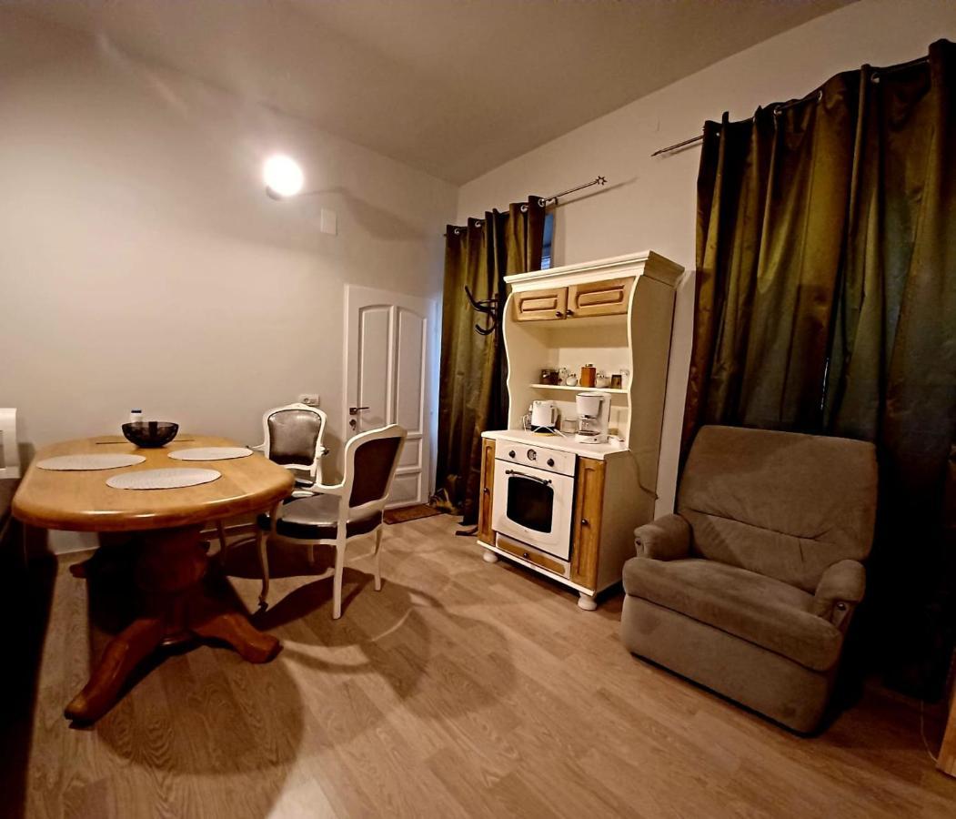 Happy House Apartment Брашов Екстериор снимка
