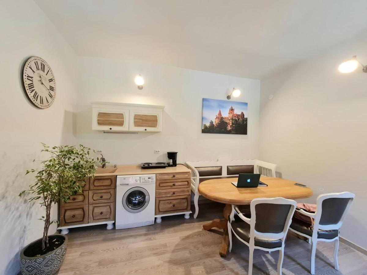 Happy House Apartment Брашов Екстериор снимка