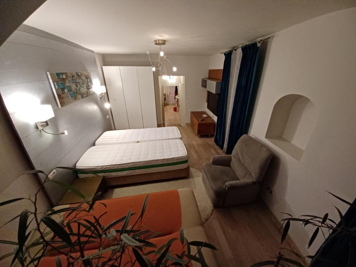 Happy House Apartment Брашов Екстериор снимка