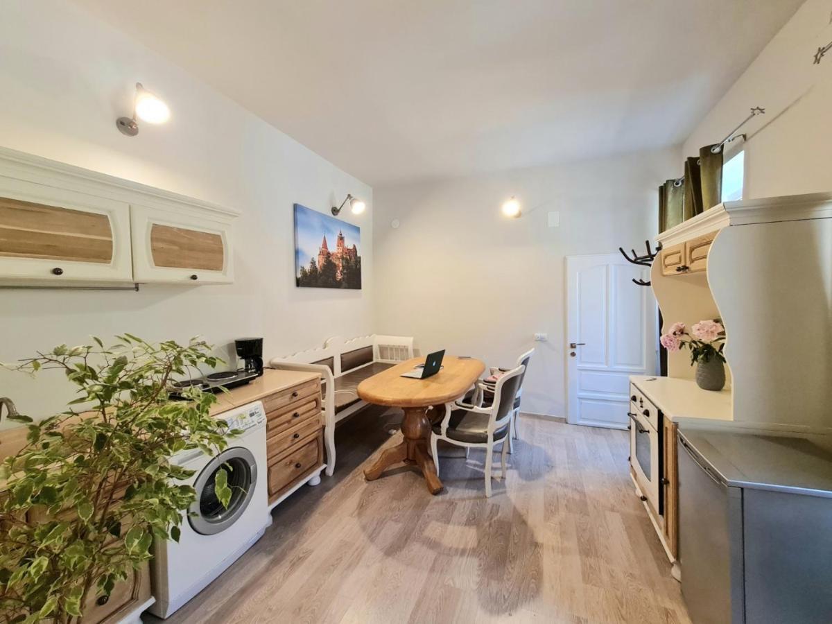 Happy House Apartment Брашов Екстериор снимка